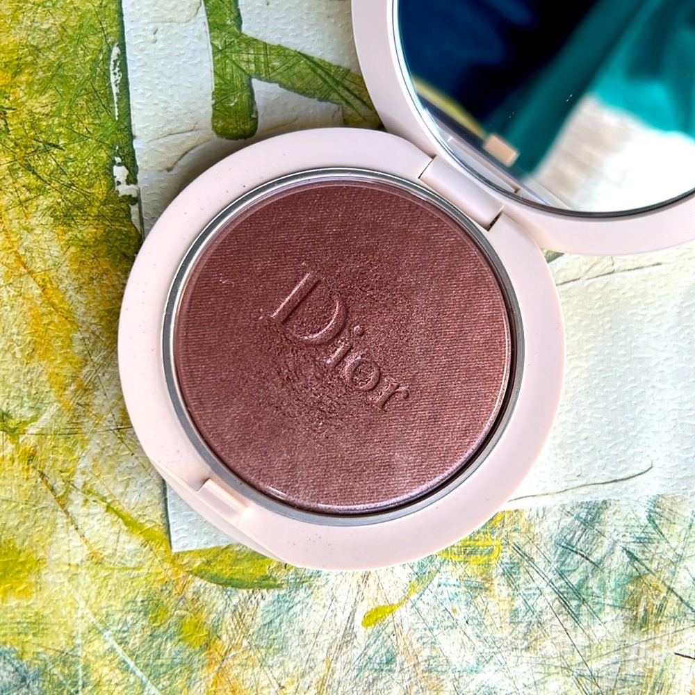 Dior Forever highlighter in 05 Rosewood Glow